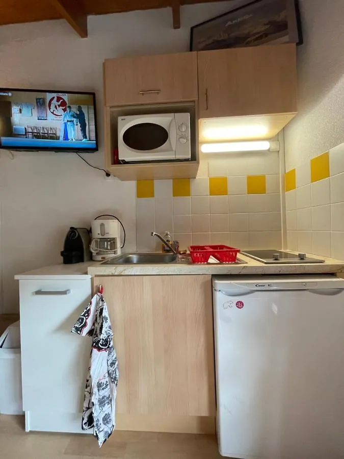 Studio 1411 Ustou 0*,  France